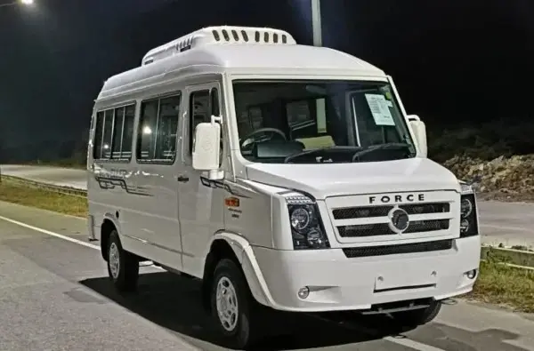 Tempo Traveller Mathura